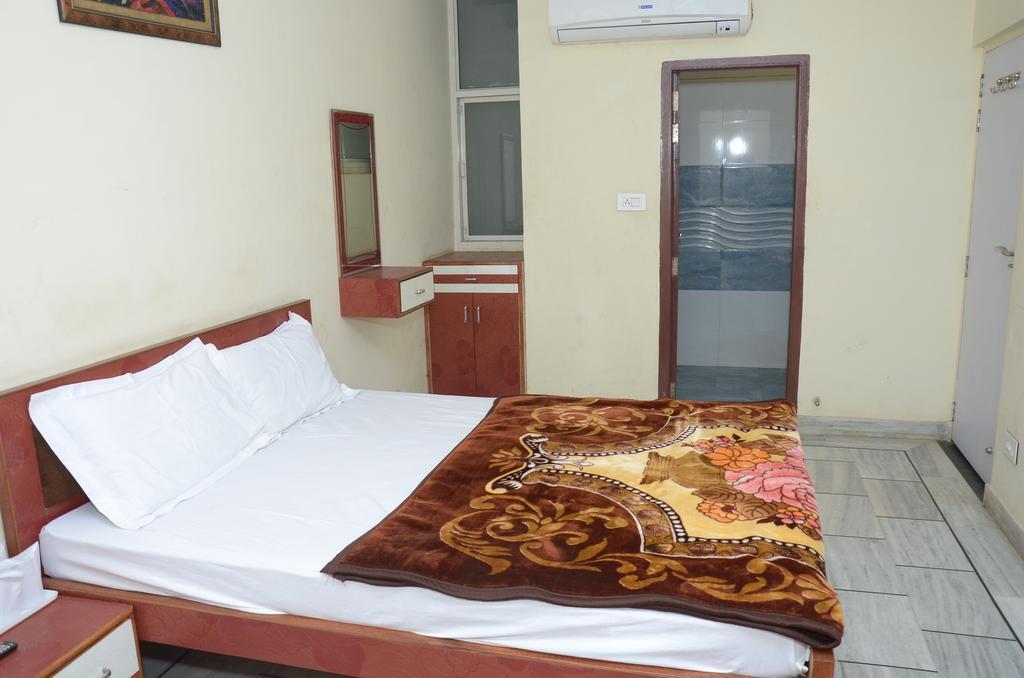 Oyo 15242 Hotel Rathi Palace Джайпур Стая снимка